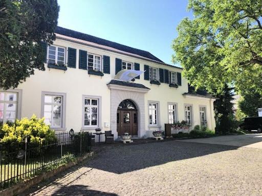 Hotel Karolingerhof - Mosel Kröv Exteriér fotografie